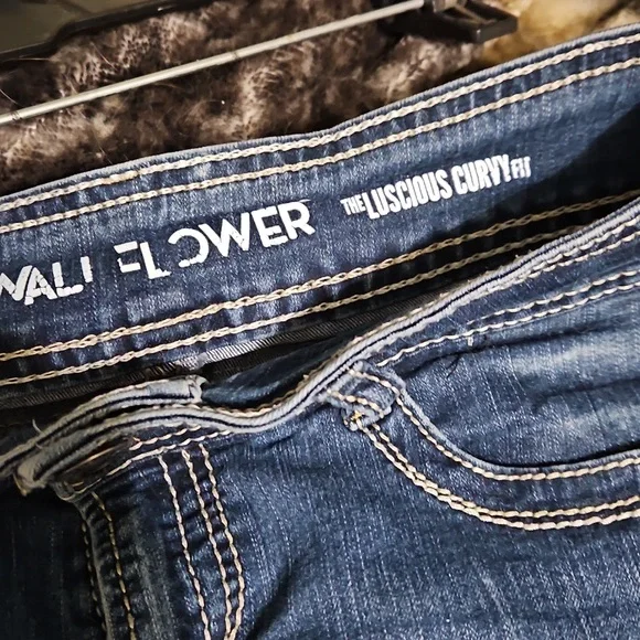 Wallflower Jeans - Picture 6 of 6